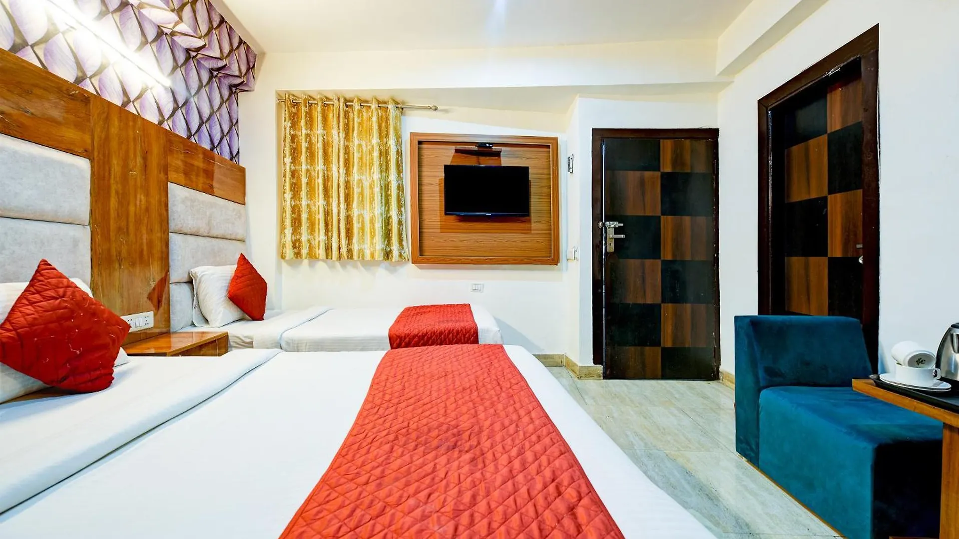 Hotel Park Suites A Family Hotel Near Airport New Delhi 0*,
